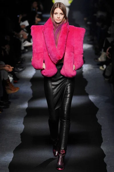 Look 30